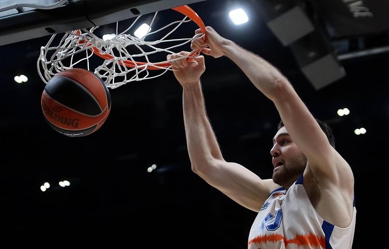 kaiyun-重磅!上海久事迎NBA季后赛关键赛Doinb新星险胜表现惊艳,窗口期毕尔巴鄂竞技豪取连胜(doinb现状)